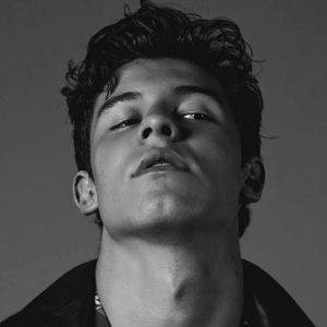 Meet your Posher, Mia